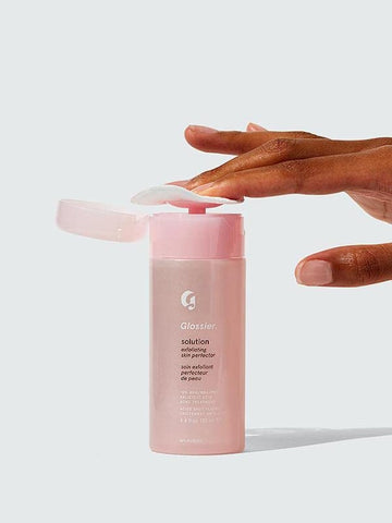Glossier Solution exfoliating skin perfector 4.4 fl oz / 130 ml Glossier Au supplements